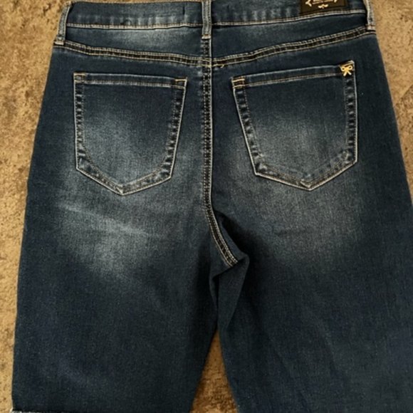 Belle High Rise denim stretchy bermuda style shorts - size 4 - Picture 2 of 2